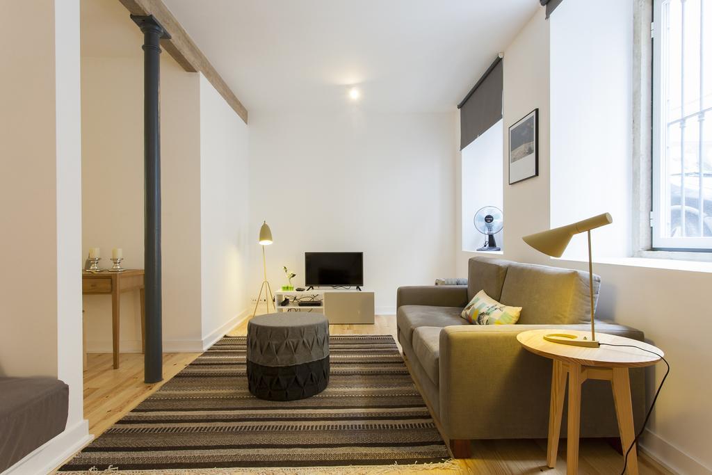Joivy Cosy 1-Bed Flat With Workspace In Santa Catarina, Moments From Luis De Camoes Sq Lizbona Pokój zdjęcie