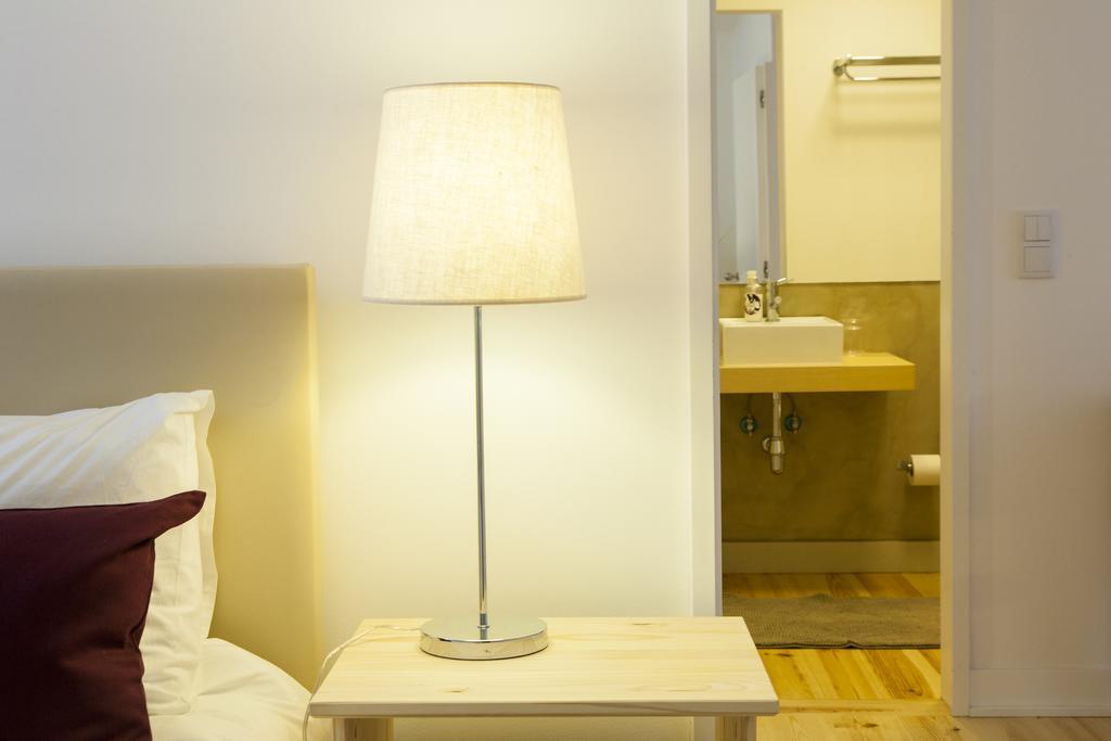Joivy Cosy 1-Bed Flat With Workspace In Santa Catarina, Moments From Luis De Camoes Sq Lizbona Pokój zdjęcie