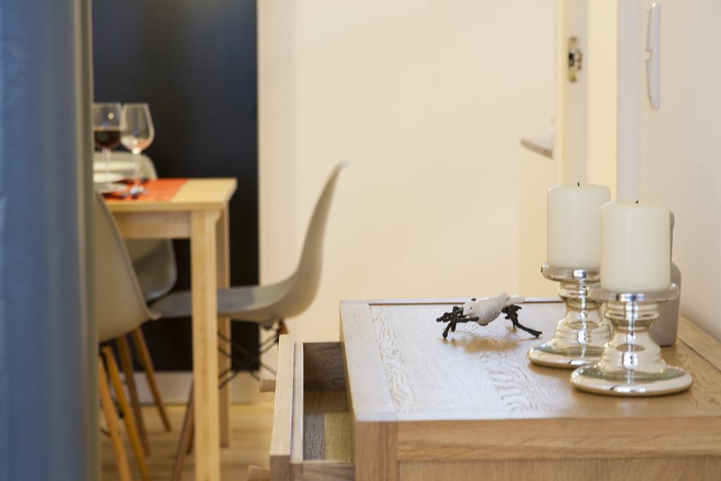 Joivy Cosy 1-Bed Flat With Workspace In Santa Catarina, Moments From Luis De Camoes Sq Lizbona Pokój zdjęcie