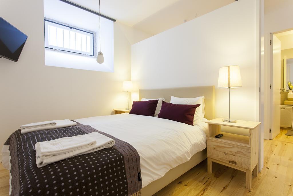 Joivy Cosy 1-Bed Flat With Workspace In Santa Catarina, Moments From Luis De Camoes Sq Lizbona Pokój zdjęcie
