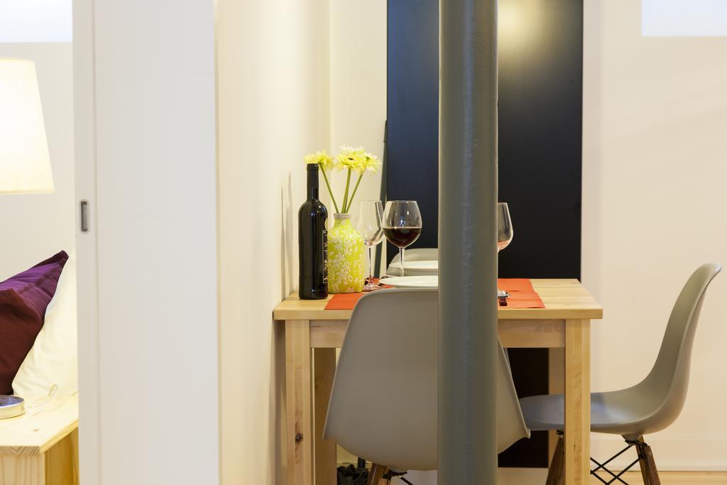 Joivy Cosy 1-Bed Flat With Workspace In Santa Catarina, Moments From Luis De Camoes Sq Lizbona Pokój zdjęcie