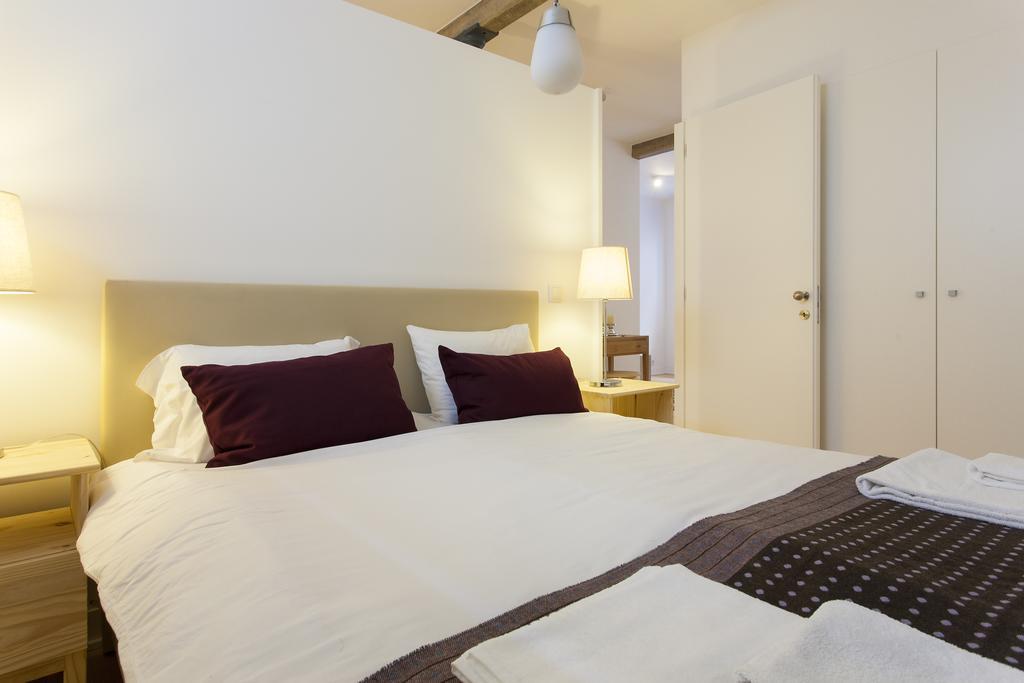 Joivy Cosy 1-Bed Flat With Workspace In Santa Catarina, Moments From Luis De Camoes Sq Lizbona Pokój zdjęcie